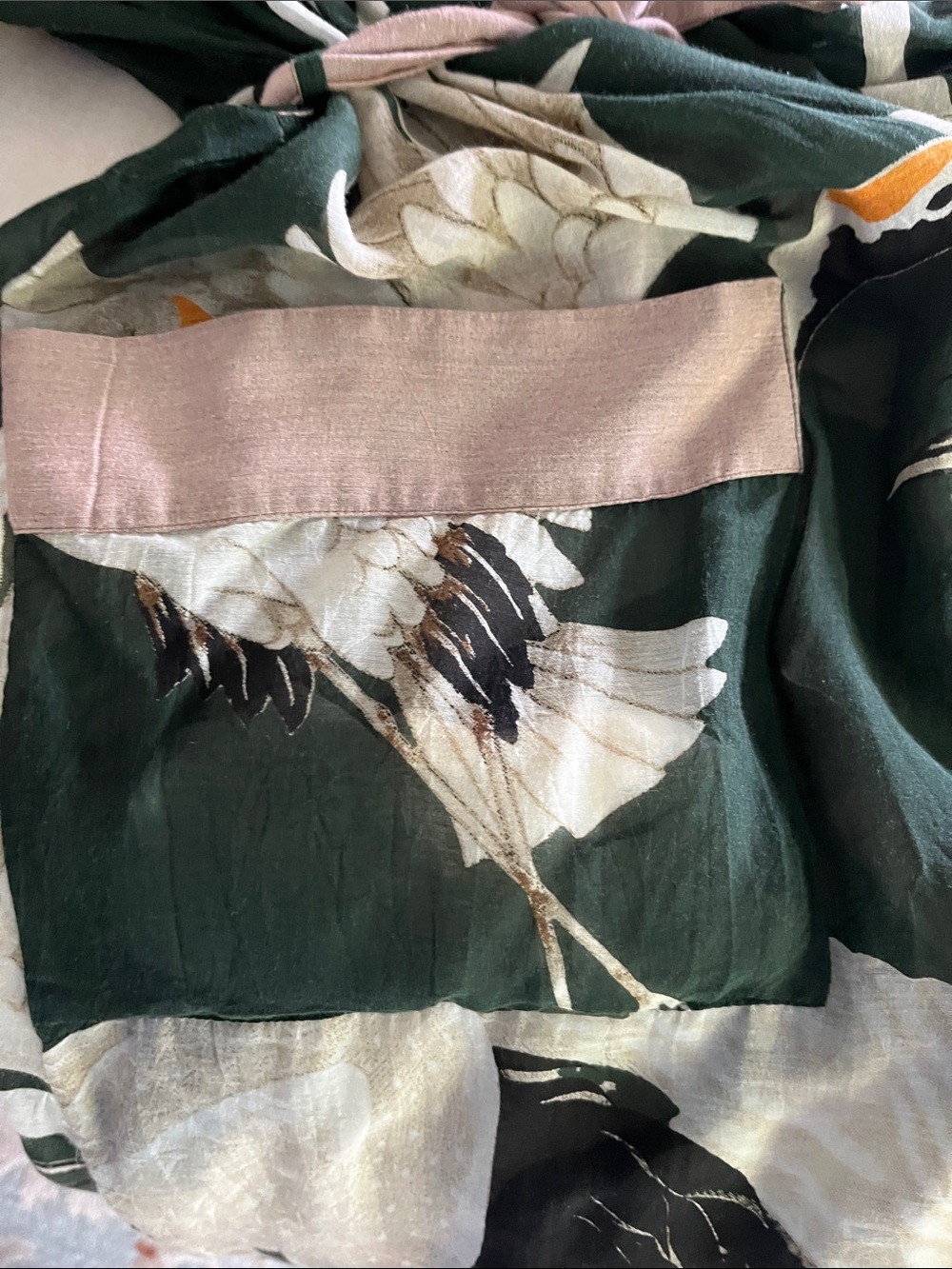 Women's Dark Green Crane Print Robe with Blush Trim - Picture 3 of 6